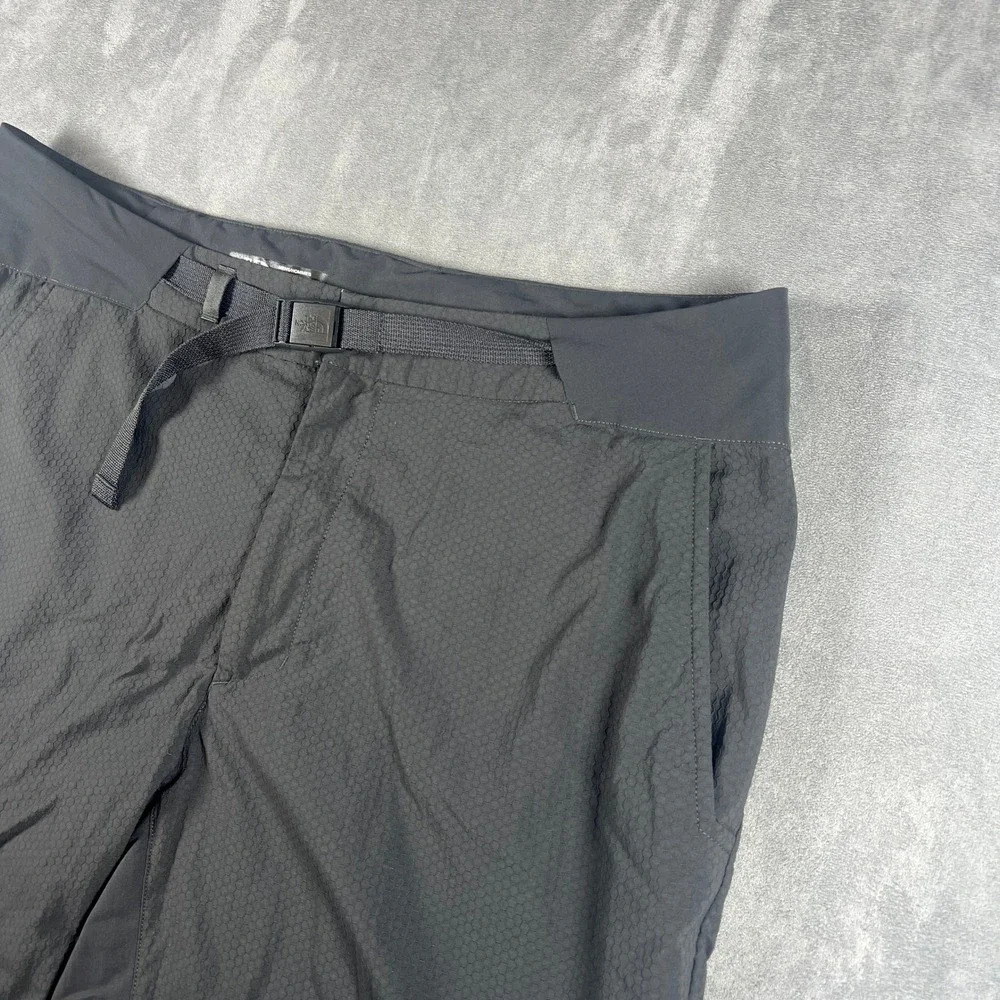 The North Face Mens Black Honeycomb Hiking Shorts Belted Size 38